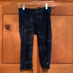 Lululemon Blue Camo Cycling Crops